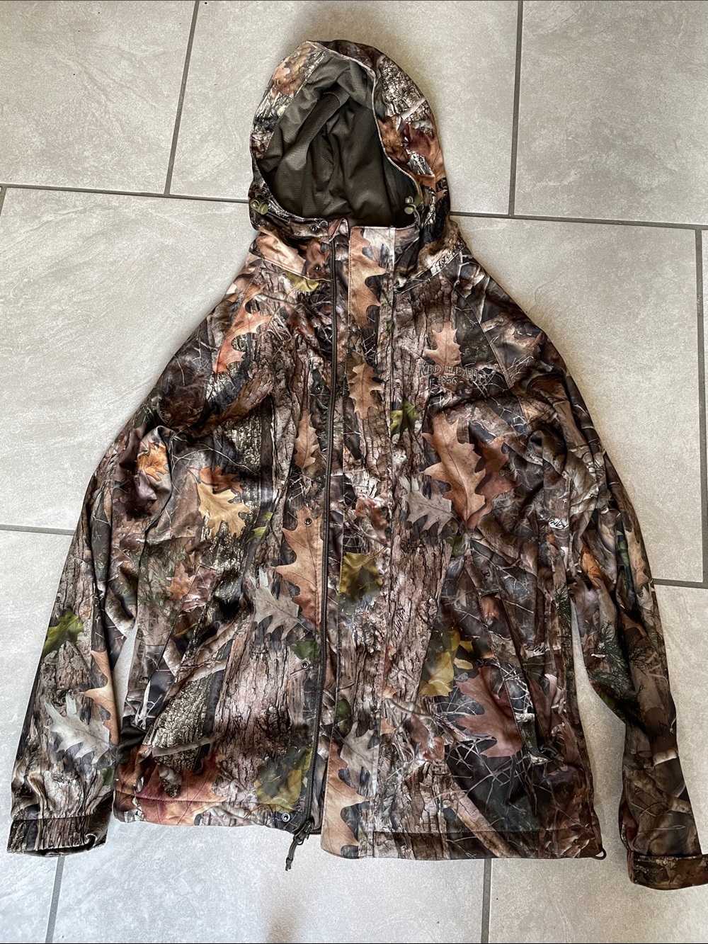 Red Head Camo Rain Hunting Jacket Men’s Small. Real Tree Camo